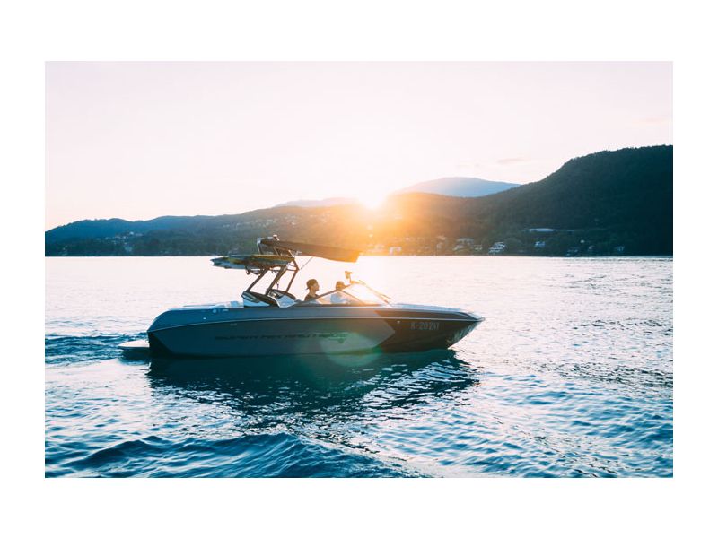 Qual è la differenza tra tendalino barca e cappottine per barche?