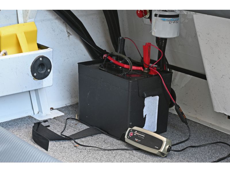 Come scegliere un caricabatterie per barche?