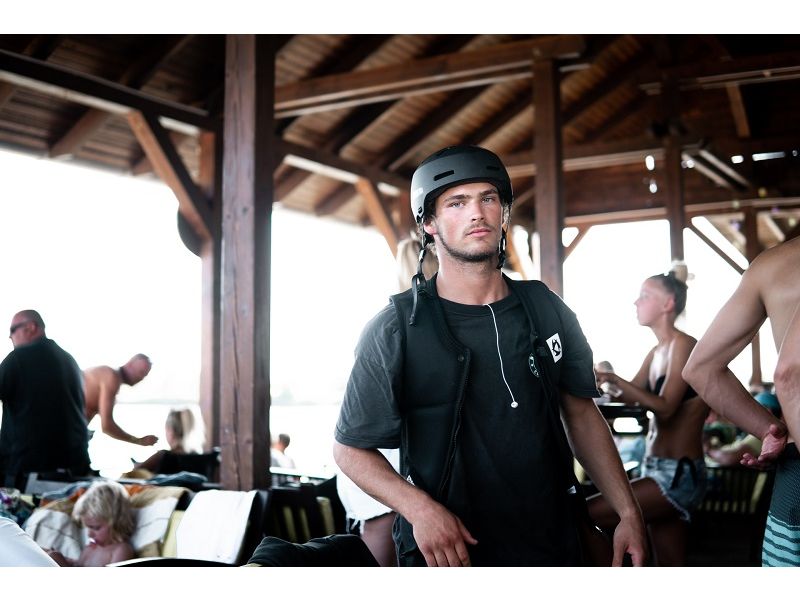 Come scegliere un casco wakeboard?