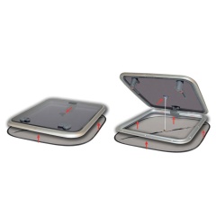 Tende pieghevoli oscuranti e zanzariere a filo d'acqua