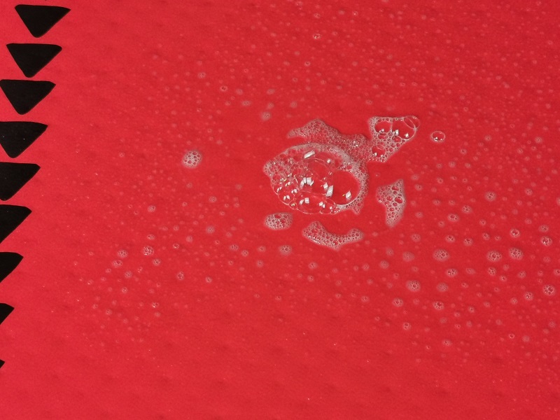 Bolla di sapone a perdita SUP perdita d'aria sul tuo SUP