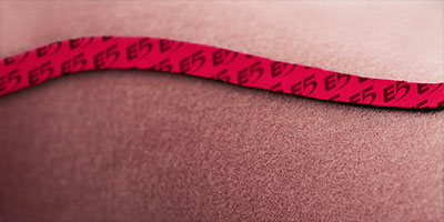 Muta surf con fascia in neoprene per una maggiore resistenza