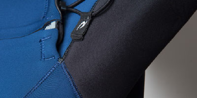 Muta surf senza cuciture sotto le braccia e le spalle